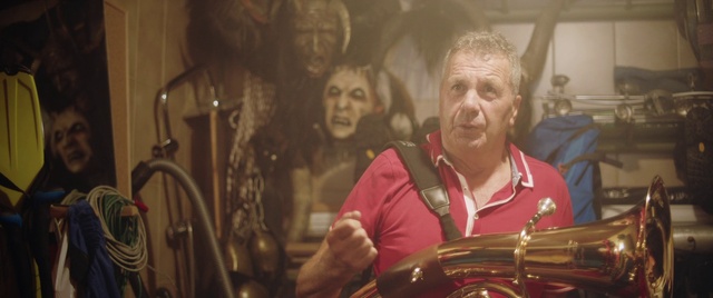 Video Reference: Drum, Musician, Tire, Bicycle, Membranophone, Musical instrument, Wheel, Bicycle tire, Music, Event