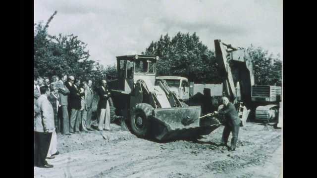 Video Reference: Cloud, Motor vehicle, Sky, Vehicle, Wheel, Automotive tire, Tree, Mode of transport, Automotive wheel system, Monochrome photography