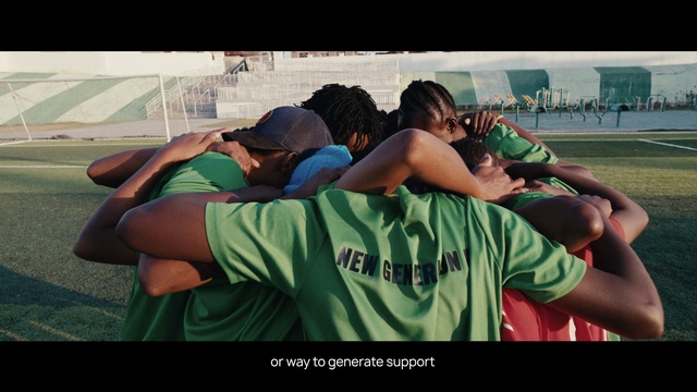 Video Reference: Sports uniform, Player, Gesture, Sportswear, Hat, Baseball cap, Fan, Cap, Cool, T-shirt