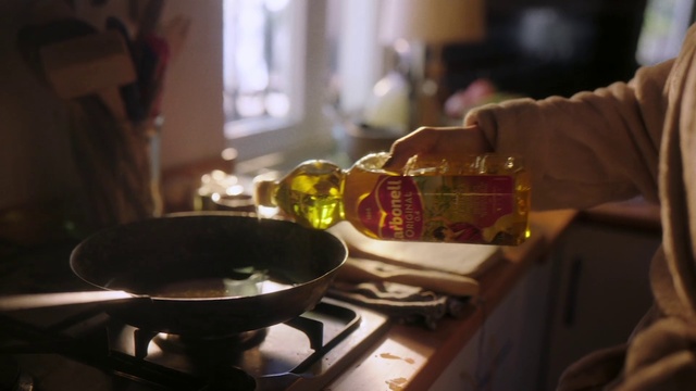 Video Reference: Food, Drinkware, Barware, Cuisine, Dish, Wine, Cooking, Alcoholic beverage, Automotive lighting, Drink