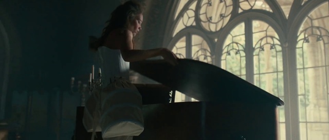 Video Reference: Flash photography, Gesture, Window, Tints and shades, Darkness, Art, Event, Glass, Elbow, Pianist