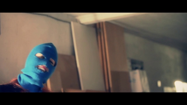 Video Reference: Gesture, Cloud, Tints and shades, Electric blue, Human leg, Wood, Foot, Eyewear, Personal protective equipment, Carmine