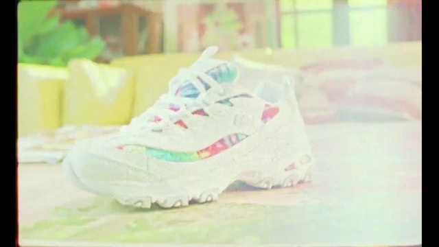 Video Reference: Walking shoe, Flooring, Sportswear, Font, Athletic shoe, Carmine, Room, Baby & toddler clothing, Pattern, Peach