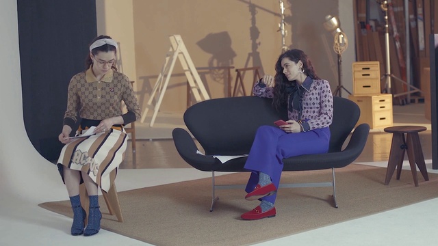 Video Reference: Joint, Furniture, Comfort, Fashion, Fashion design, Chair, Knee, Leisure, Eyewear, Event