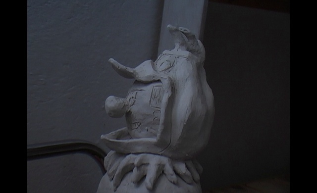 Video Reference: Sculpture, Statue, Gesture, Wood, Artifact, Creative arts, Art, Classical sculpture, Monument, Plaster