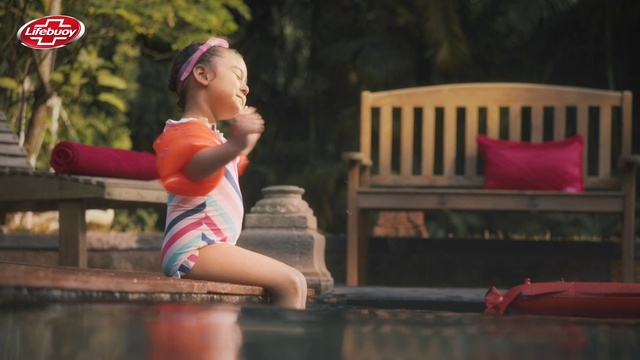 Video Reference: Plant, Flash photography, Wood, Happy, Pink, Thigh, Tree, Red, People in nature, Leisure