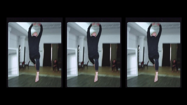 Video Reference: Fixture, Sleeve, Entertainment, Sportswear, Performing arts, Shorts, Waist, Flash photography, Fashion design, Event