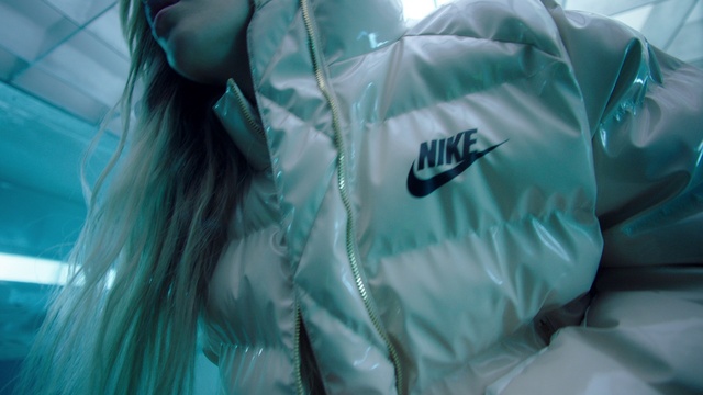 Video Reference: Azure, Eyelash, Sleeve, Textile, Aqua, Grass, Electric blue, Street fashion, Fashion design, Layered hair