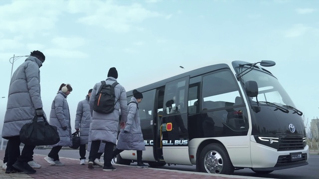 Video Reference: Wheel, Tire, Sky, Vehicle, Motor vehicle, Automotive tire, Cloud, Window, Car, Automotive design