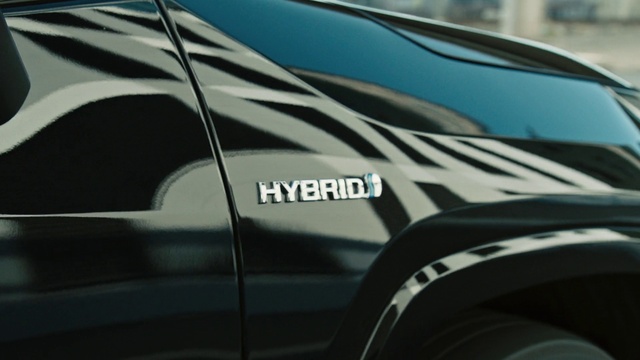 Video Reference: Car, Automotive tire, Automotive lighting, Hood, Motor vehicle, Automotive design, Vehicle, Automotive exterior, Grey, Alloy wheel