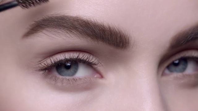 Video Reference: Hair, Nose, Skin, Head, Chin, Hairstyle, Eye, Eyebrow, Eyelash, Organ