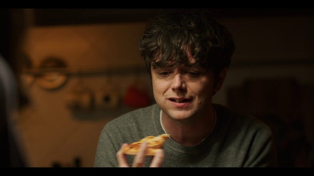 Video Reference: Face, Nose, Jaw, Flash photography, Musician, Gesture, Music, Entertainment, T-shirt, Event