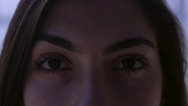 Video Reference: Nose, Cheek, Lip, Chin, Hairstyle, Eyelash, Flash photography, Jaw, Iris, Black hair
