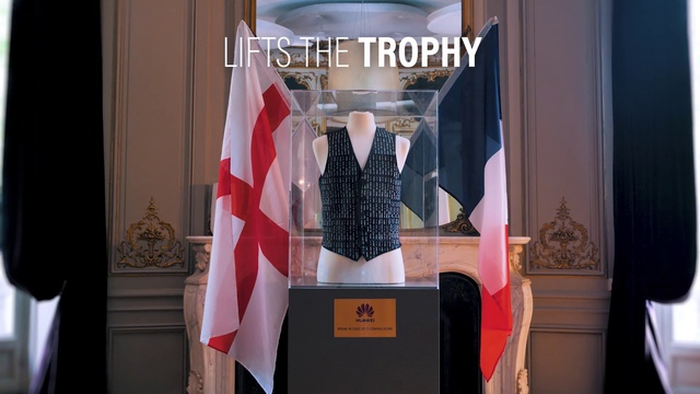 Video Reference: Automotive design, Fashion design, Event, Font, Display case, Stage equipment, Curtain, Retail, Flooring, Magenta