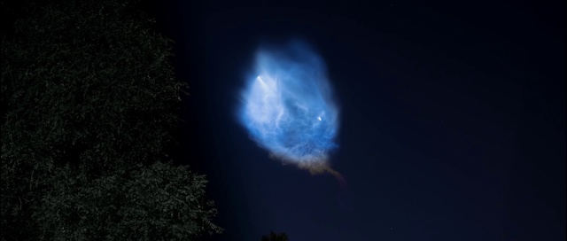 Video Reference: Cloud, Atmosphere, Sky, Atmospheric phenomenon, Astronomical object, Gas, Moonlight, Cumulus, Electric blue, Tree