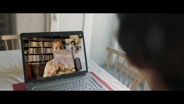 Video Reference: Computer, Personal computer, Laptop, Output device, Table, Computer keyboard, Desk, Gadget, Display device, Multimedia