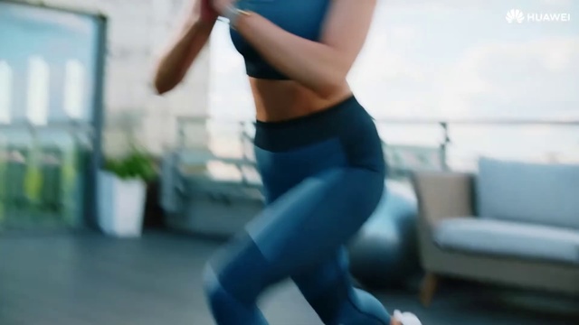 Video Reference: Joint, Leg, Waist, Knee, Thigh, Gesture, Sportswear, Spandex, Abdomen, Selfie