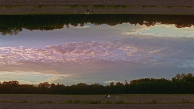 Video Reference: Cloud, Sky, Water, Plant, Water resources, Atmosphere, Daytime, Ecoregion, Light, Natural landscape