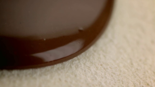 Video Reference: Eye, Wood, Tints and shades, Circle, Cosmetics, Hardwood, Fashion accessory, Nail, Event, Macro photography