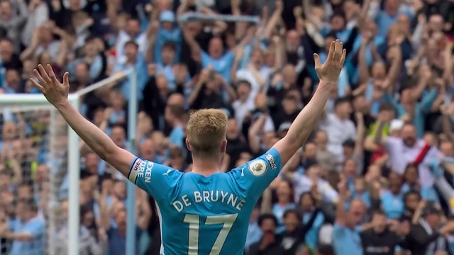 Video Reference: Sports uniform, Celebrating, Jersey, Sleeve, Fan, Gesture, Player, Sports jersey, T-shirt, Fun