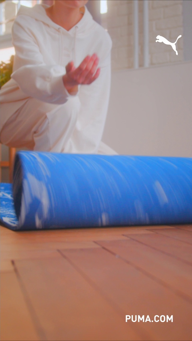 Video Reference: Wood, Flooring, Leisure, Electric blue, Linens, Recreation, Rectangle, Inflatable, Event, Hardwood