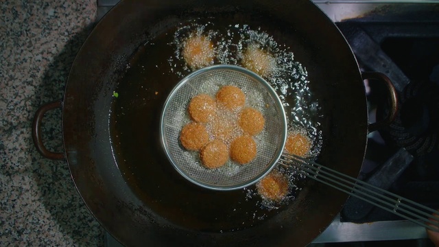 Video Reference: Food, Ingredient, Recipe, Cuisine, Dish, Cooking, Deep frying, Frying, Cookware and bakeware, Sugar substitute