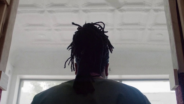 Video Reference: Hair, Head, Hairstyle, Shoulder, Neck, Jaw, Temple, Beard, Eyewear, Vision care