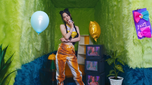 Video Reference: Flowerpot, Blue, Temple, Plant, Houseplant, Flash photography, Leisure, Fun, Beauty, Entertainment