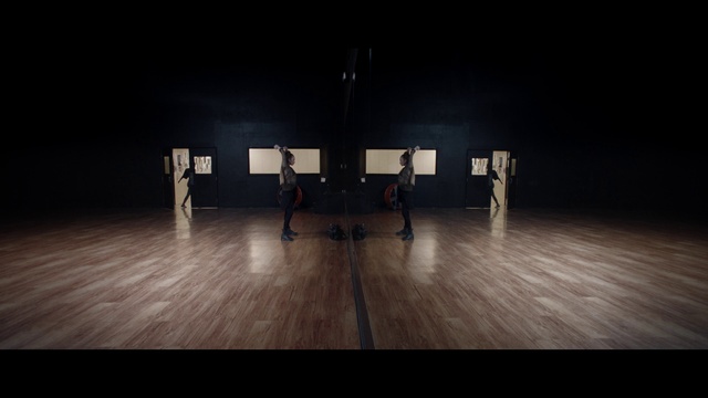 Video Reference: Sky, Flash photography, Wood, Art, Entertainment, Flooring, Performing arts, Event, Symmetry, Choreography