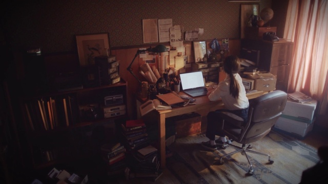 Video Reference: Personal computer, Computer, Table, Building, Computer keyboard, Desk, Office chair, Computer desk, Computer monitor, Picture frame