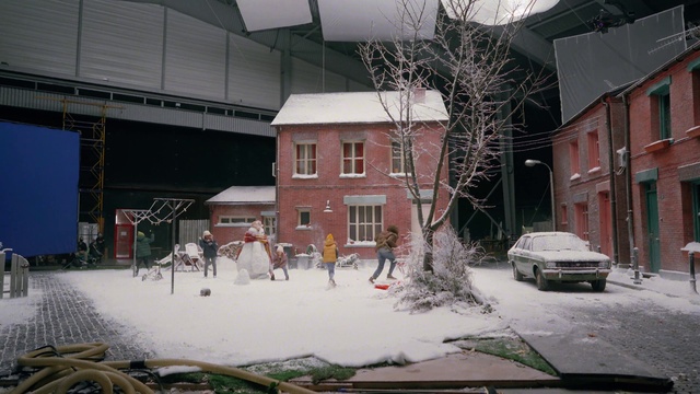 Video Reference: Daytime, Building, Snow, Car, Window, Vehicle, Plant, Architecture, Neighbourhood, House