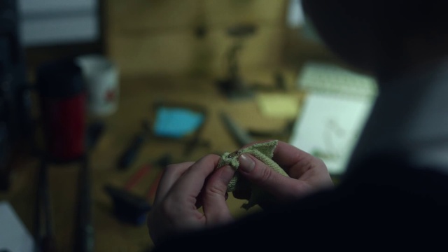 Video Reference: Gesture, Safety glove, Nail, Thumb, Wrist, Service, Recipe, Art, Human leg, Wood