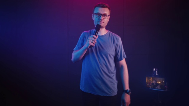 Video Reference: Microphone, Hand, Arm, Blue, Musician, Purple, Flash photography, Music, Sky, Music artist