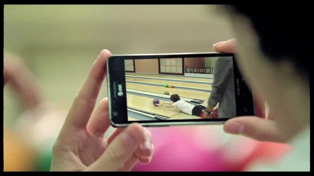 Video Reference: Hand, Tablet computer, Mobile device, Portable communications device, Gesture, Finger, Communication Device, Smartphone, Thumb, Font