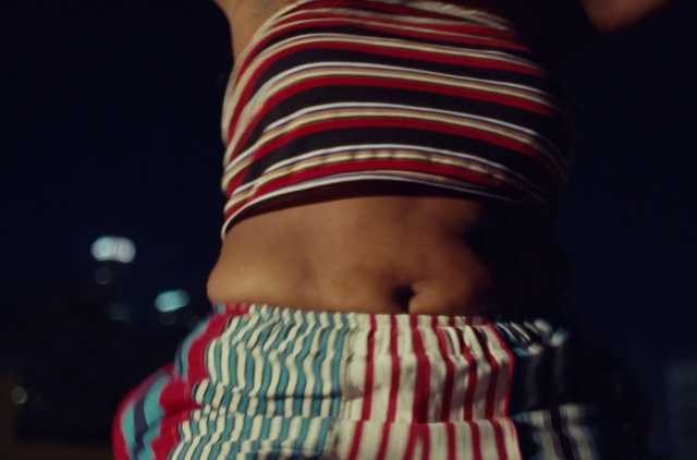 Video Reference: Shoulder, Leg, Neck, Human body, Waist, Thigh, Tartan, Trunk, Abdomen, Headgear