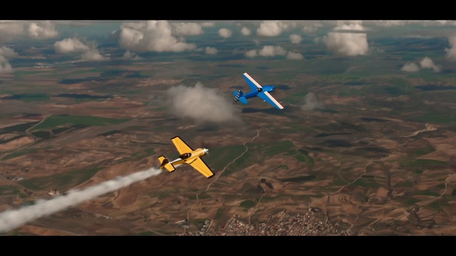 Video Reference: Cloud, Sky, Atmosphere, Aircraft, Airplane, Monoplane, Aviation, Aerospace manufacturer, Air travel, Flap