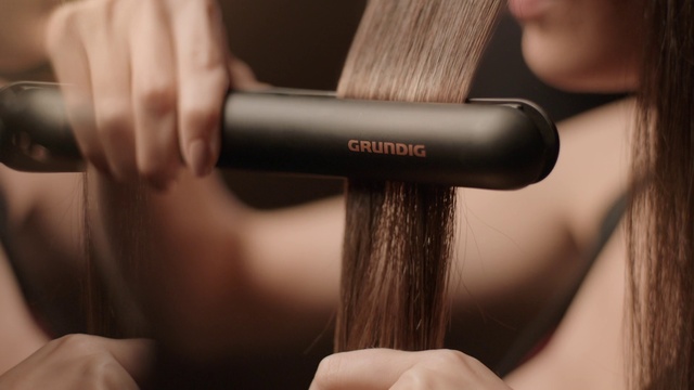 Video Reference: Skin, Hand, Arm, Eyelash, Wood, Gesture, Finger, Thumb, Wrist, Audio equipment