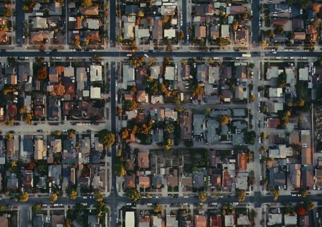 Video Reference: Building, Skyscraper, Urban design, Vehicle, Neighbourhood, Residential area, Landscape, City, Metropolitan area, Roof
