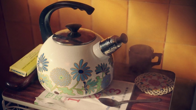 Video Reference: Tableware, Dishware, Drinkware, Serveware, Teapot, Stovetop kettle, Kitchen utensil, Pottery, Porcelain, Lid