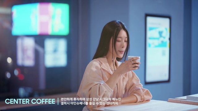 Video Reference: Gesture, Table, Television, Event, Display device, White-collar worker, Gadget, Job, Fun, Presentation