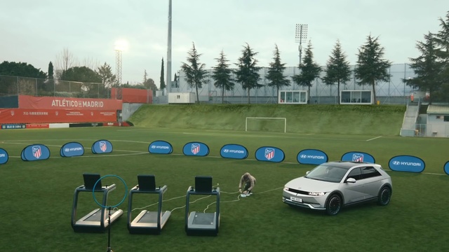 Video Reference: Wheel, Tire, Vehicle, Sky, Car, Hood, Automotive lighting, Motor vehicle, Automotive design, Automotive tire