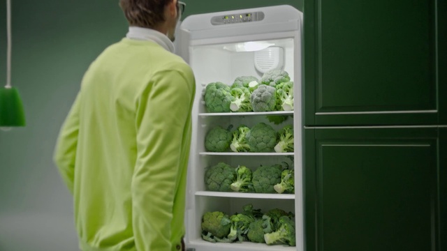 Video Reference: Sleeve, Gesture, Leaf vegetable, Recipe, Gas, Major appliance, Natural foods, Local food, Refrigerator, Broccoli