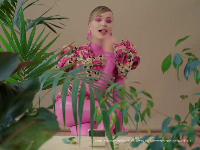 Video Reference: Flower, Plant, Petal, Organism, Creative arts, Flower Arranging, Pink, Art, Terrestrial plant, Artificial flower