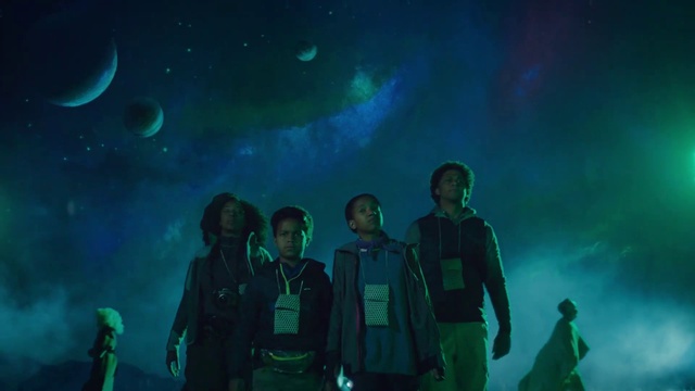 Video Reference: Human, Entertainment, Lighting, Performing arts, Fun, Leisure, Event, Electric blue, Space, Music