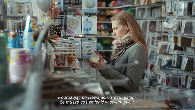 Video Reference: Human, Selling, Customer, Shelf, Street fashion, Publication, Shopping, Retail, Service, Market