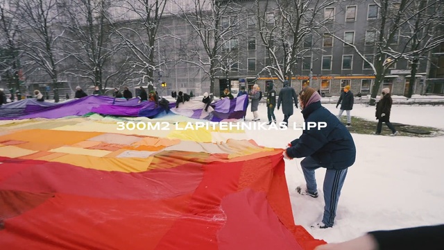 Video Reference: Daytime, Human, Building, Tree, Pink, Leisure, Crowd, Fun, Recreation, Snow