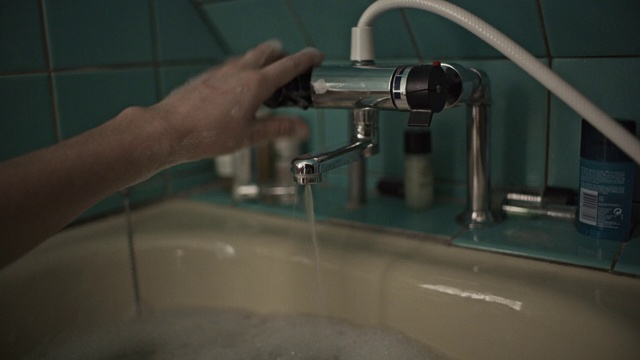 Video Reference: Hand, Water, Tap, Plumbing fixture, Liquid, Fluid, Household hardware, Sink, Bathroom, Plumbing