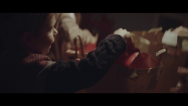 Video Reference: Mouth, Cloud, Eyelash, Flash photography, Jaw, Gesture, Happy, Fun, Darkness, Thumb