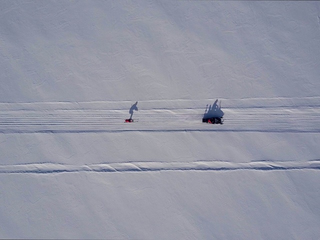 Video Reference: Snow, Slope, Terrain, Ice cap, Winter sport, Glacial landform, Automotive tire, Freezing, Recreation, Landscape