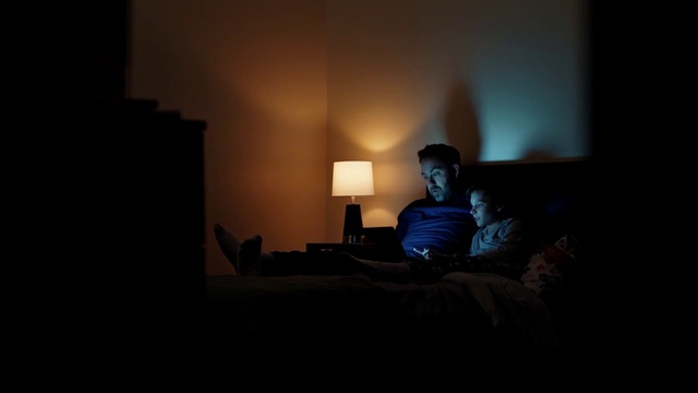 Video Reference: Comfort, Building, Lamp, Wood, Living room, Sky, Tints and shades, Hardwood, Linens, Bedding